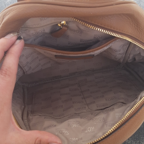 Micheal kors medium size backpack - Picture 2 of 3